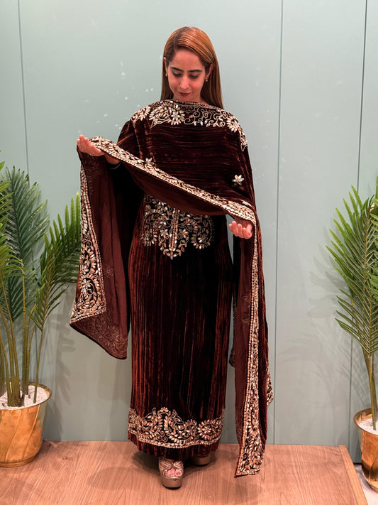 Step into royal elegance with our Crush Velvet