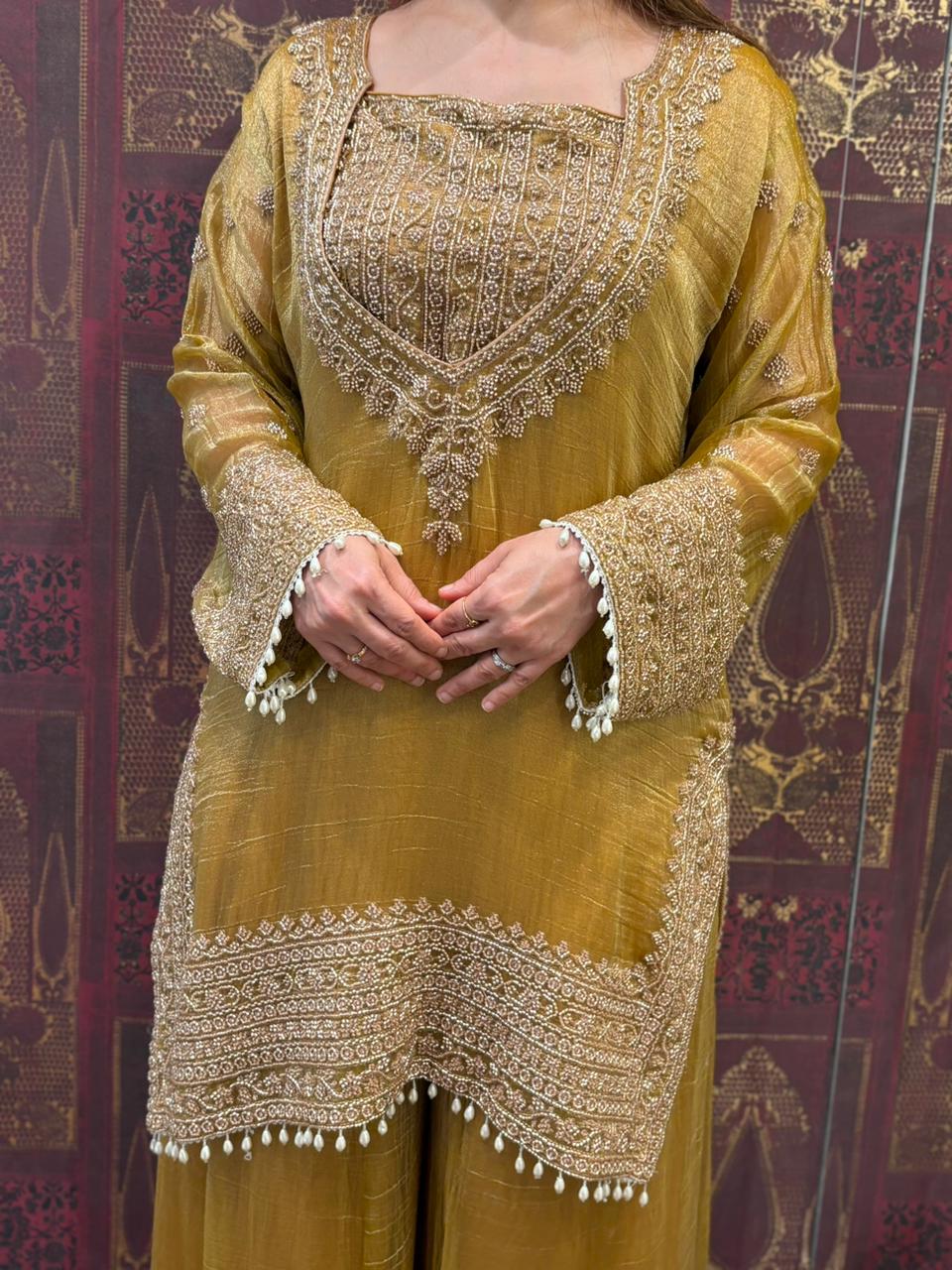 Elevate your festive wardrobe with this stunning tissue