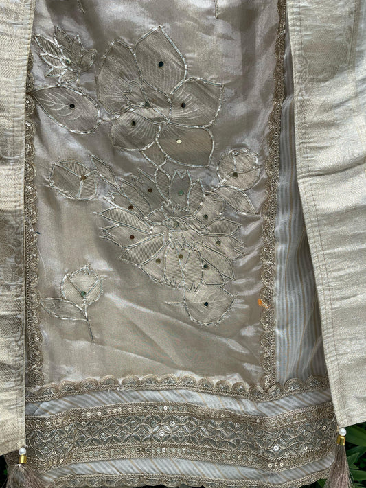 Perfect blend of elegance and festive glamour