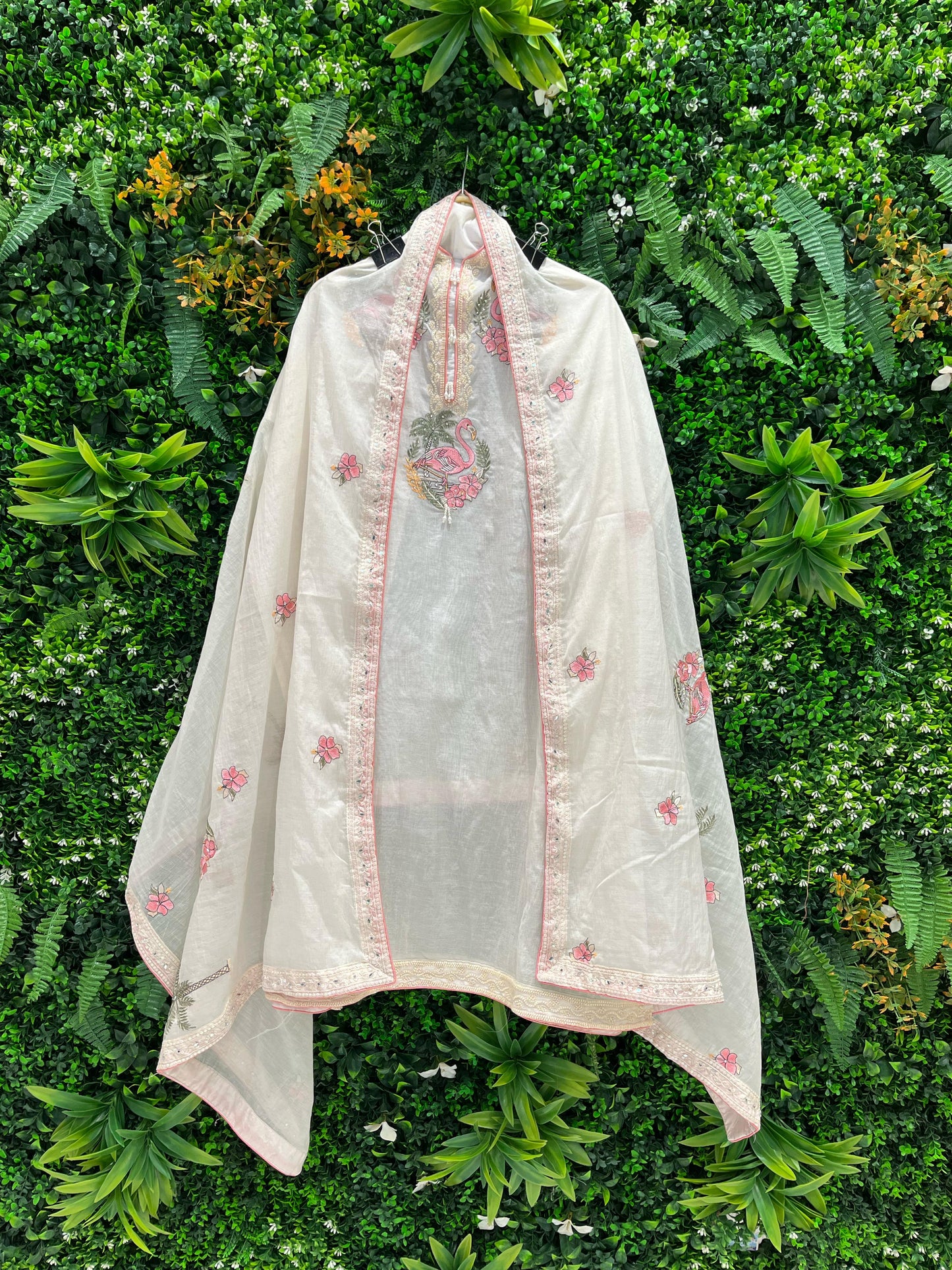 The top fabric is made from soft, breathable mul cotton,