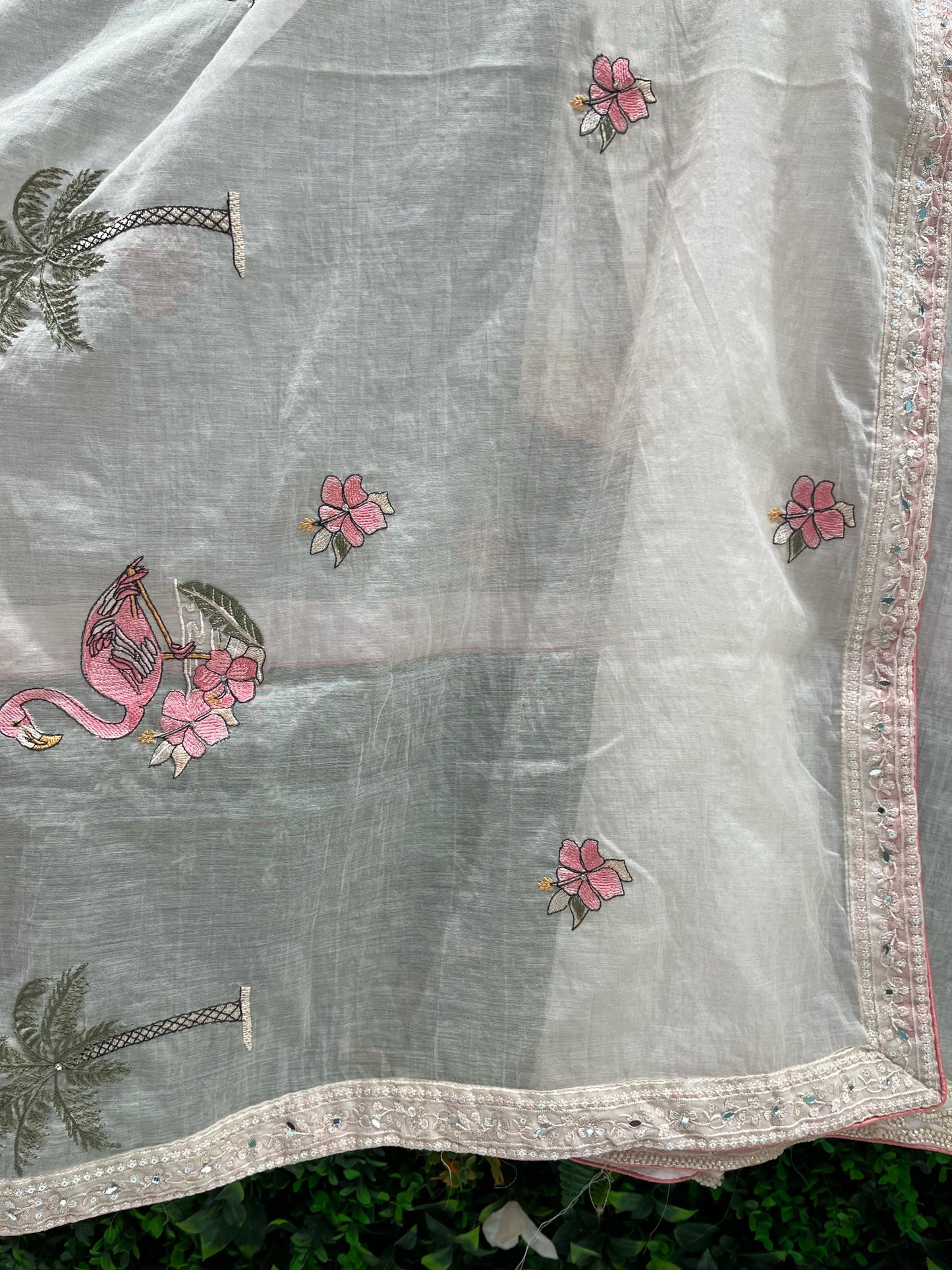 The top fabric is made from soft, breathable mul cotton,