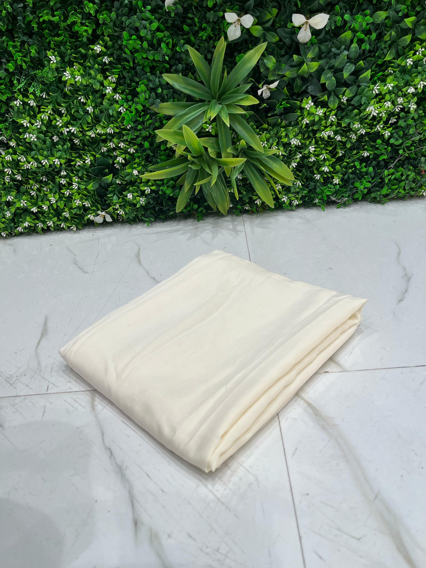 The top fabric is made from soft, breathable mul cotton,