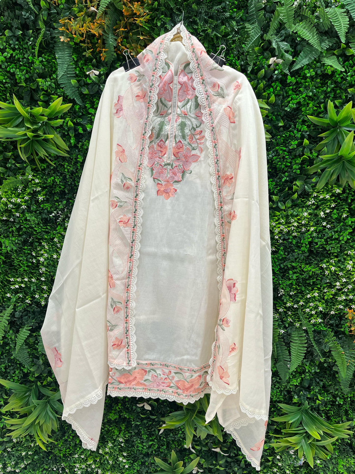 Enhance your ethnic wardrobe with this beautifully designed