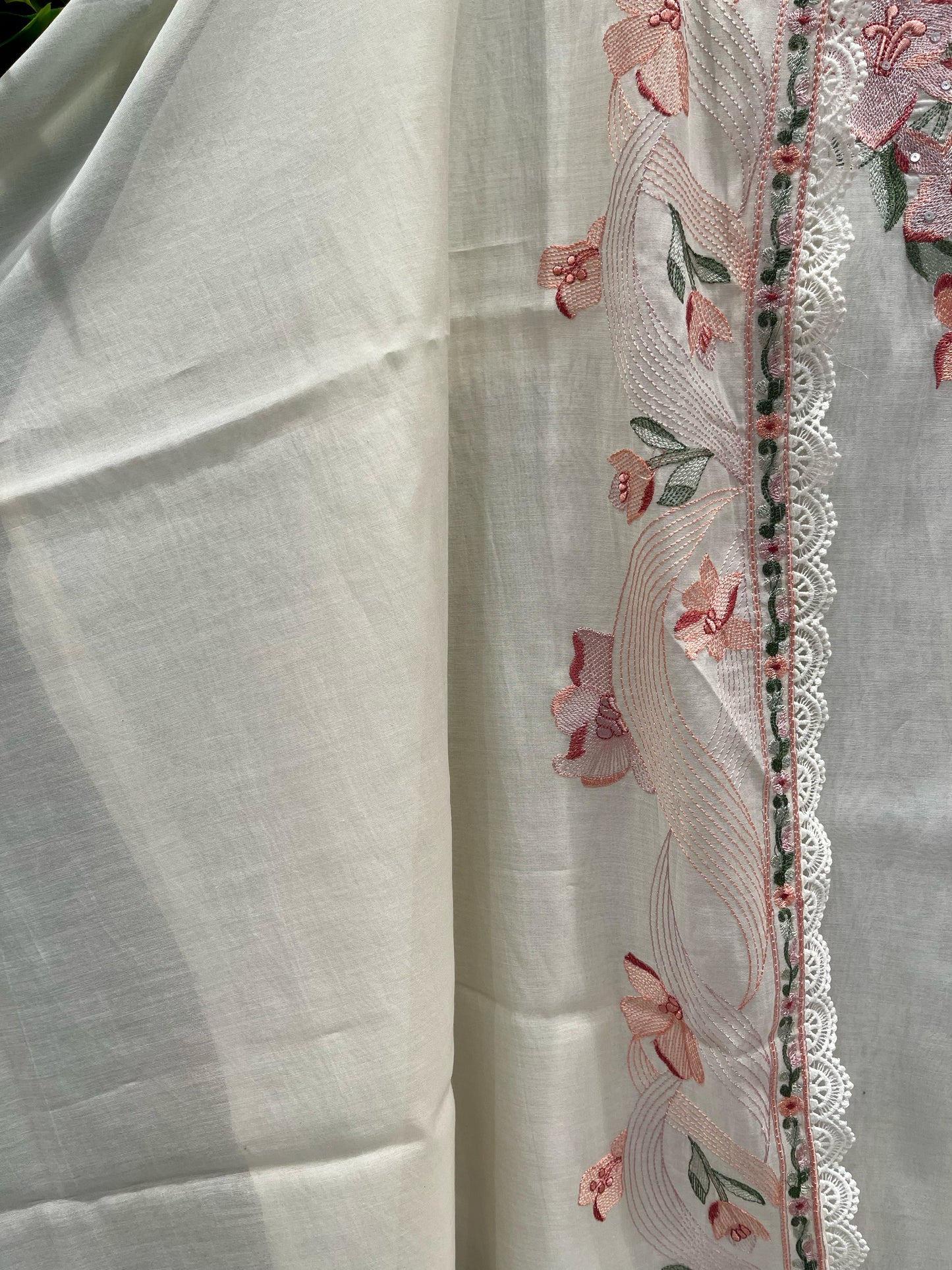 Enhance your ethnic wardrobe with this beautifully designed