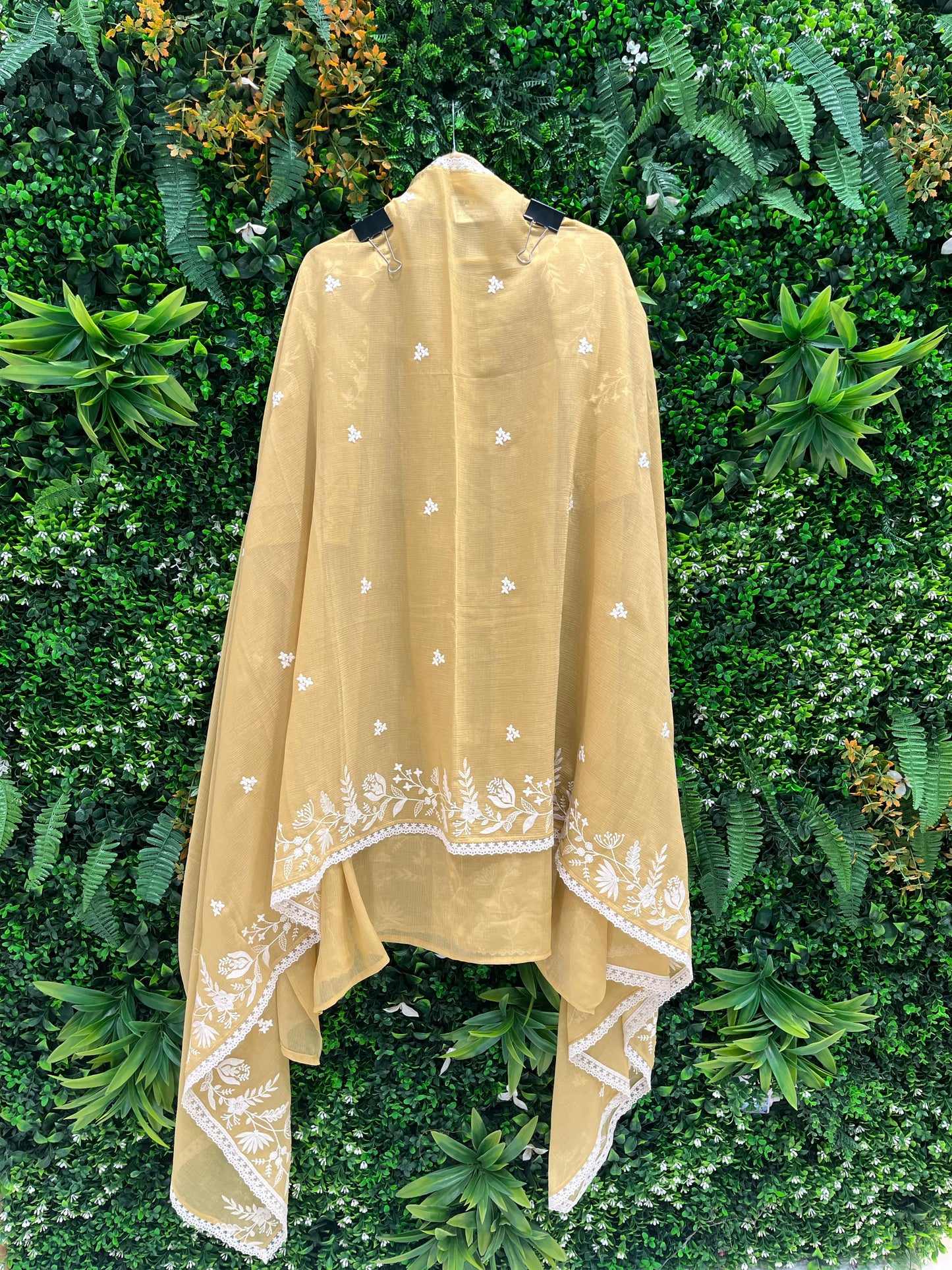 Elegant unstitched suit set, crafted from premium mul crush cotton fabric