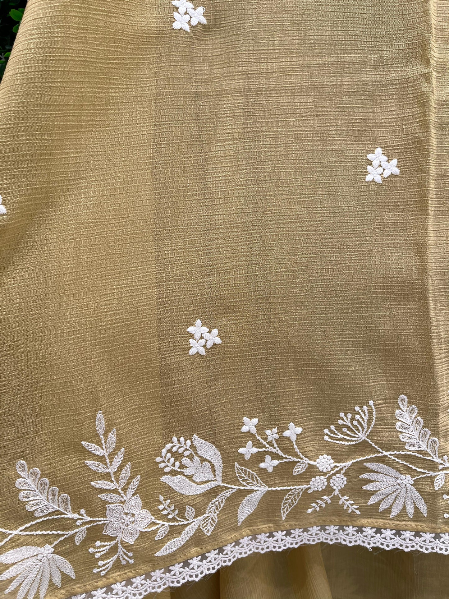 Elegant unstitched suit set, crafted from premium mul crush cotton fabric