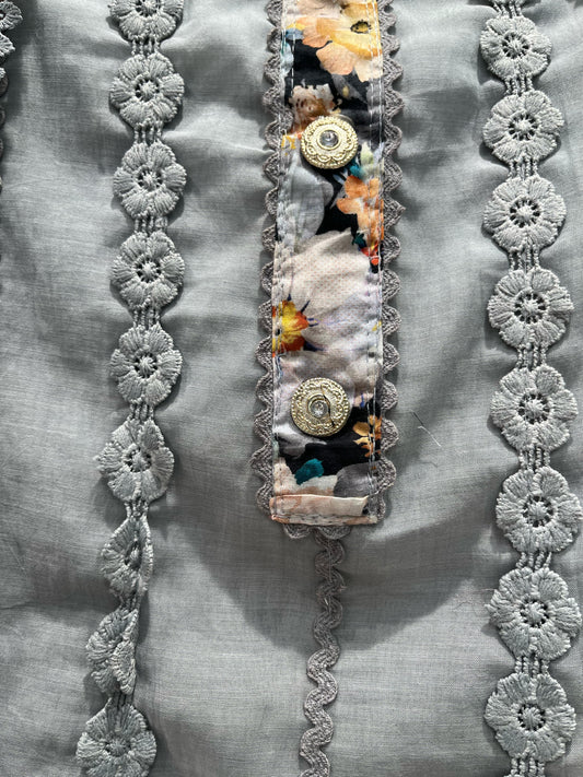 Elegance with this charming unstitched suit set crafted from soft mul cotton fabric