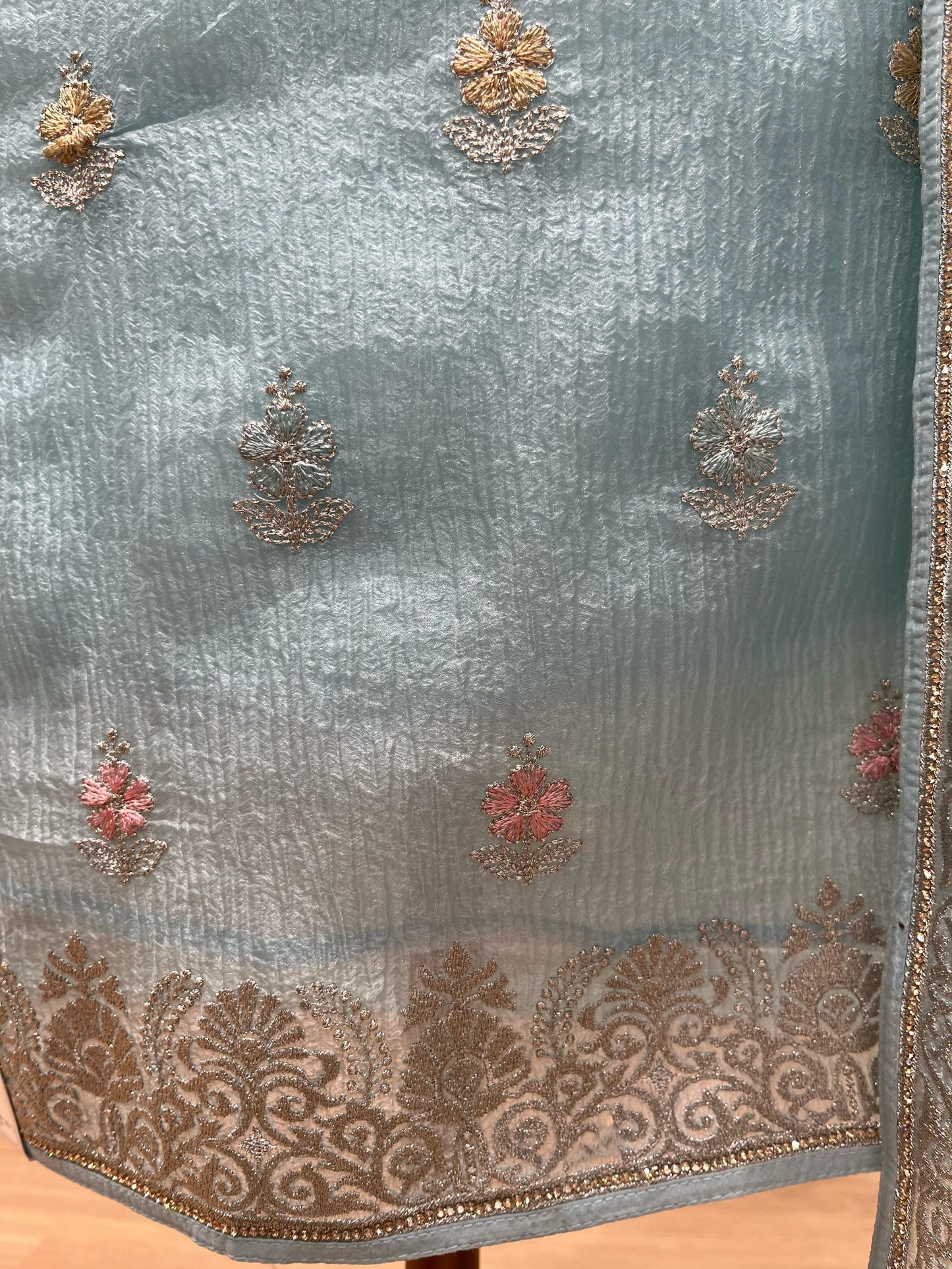 Elevate your ethnic wardrobe with our exquisite unstitched suit setx
