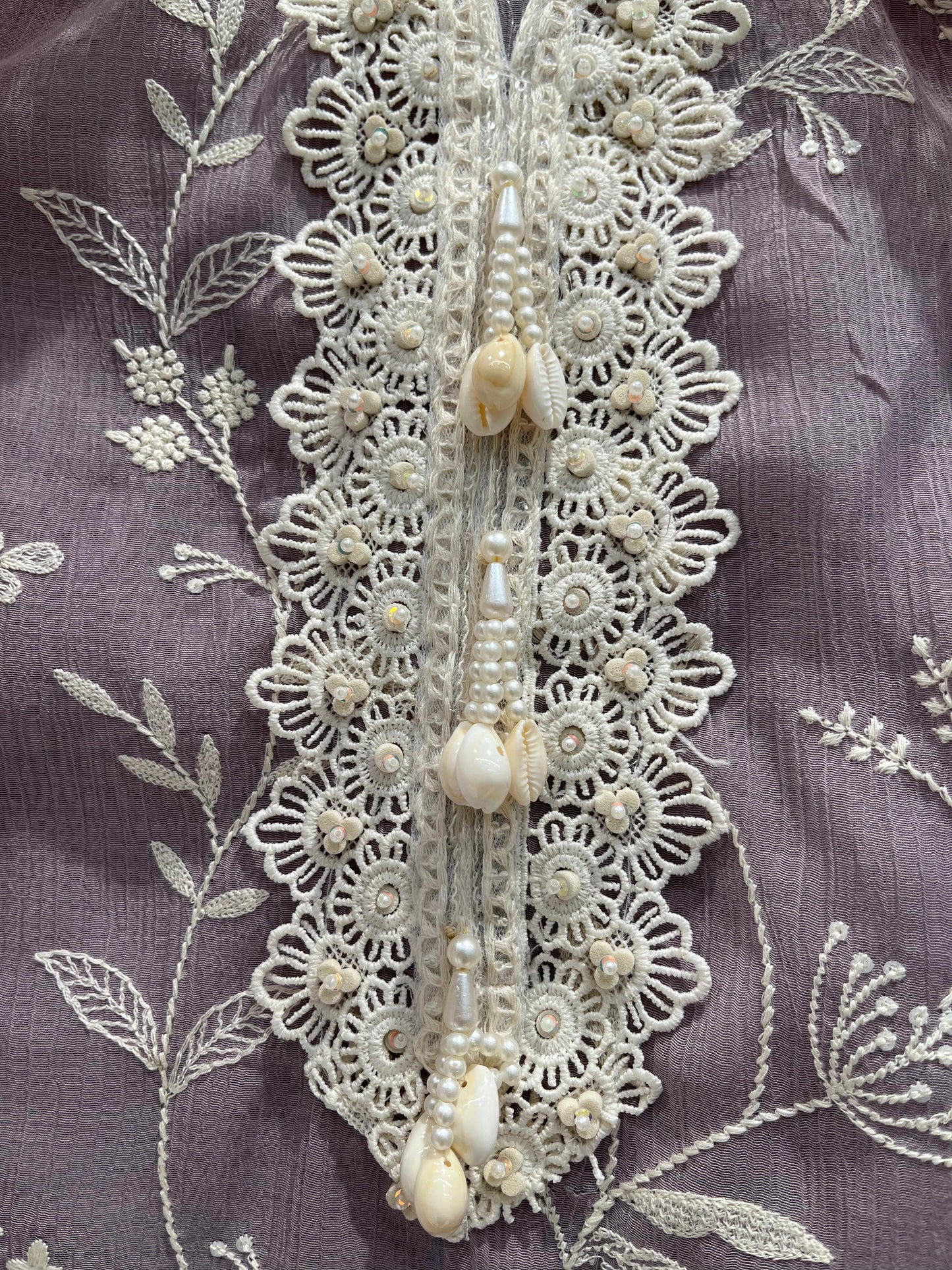 Elegant unstitched suit set, crafted from premium mul crush cotton fabric
