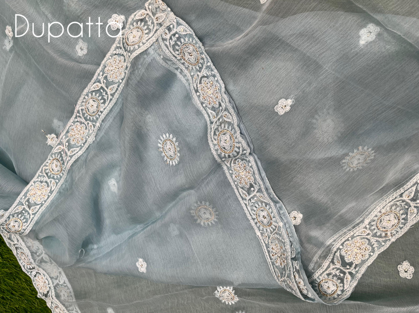 Elevate your ethnic wardrobe with this exquisite