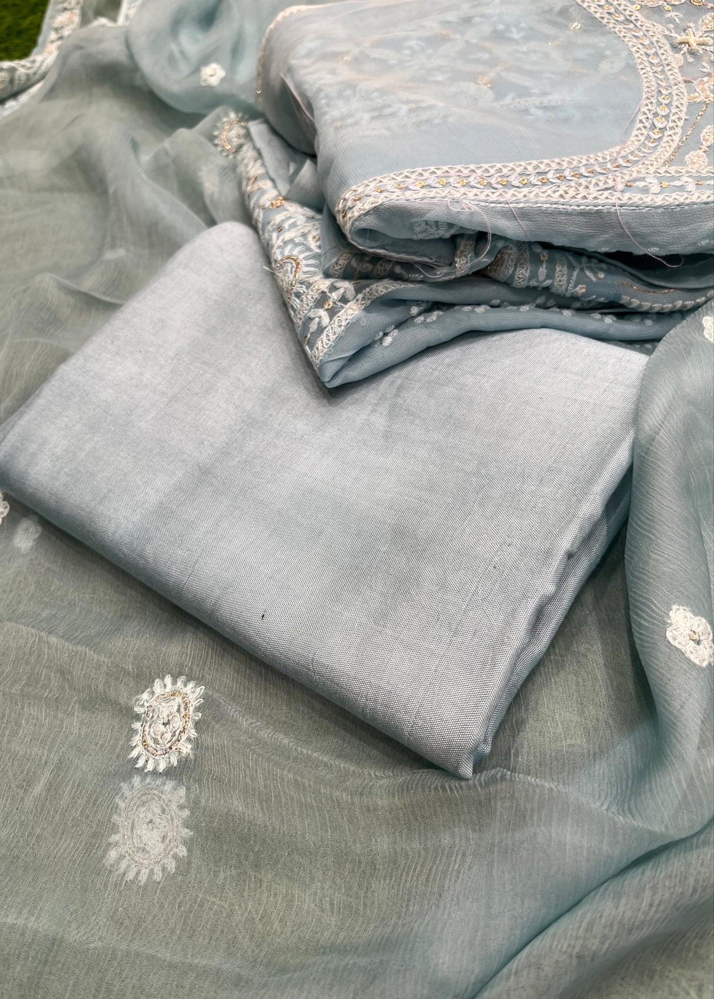 Elevate your ethnic wardrobe with this exquisite