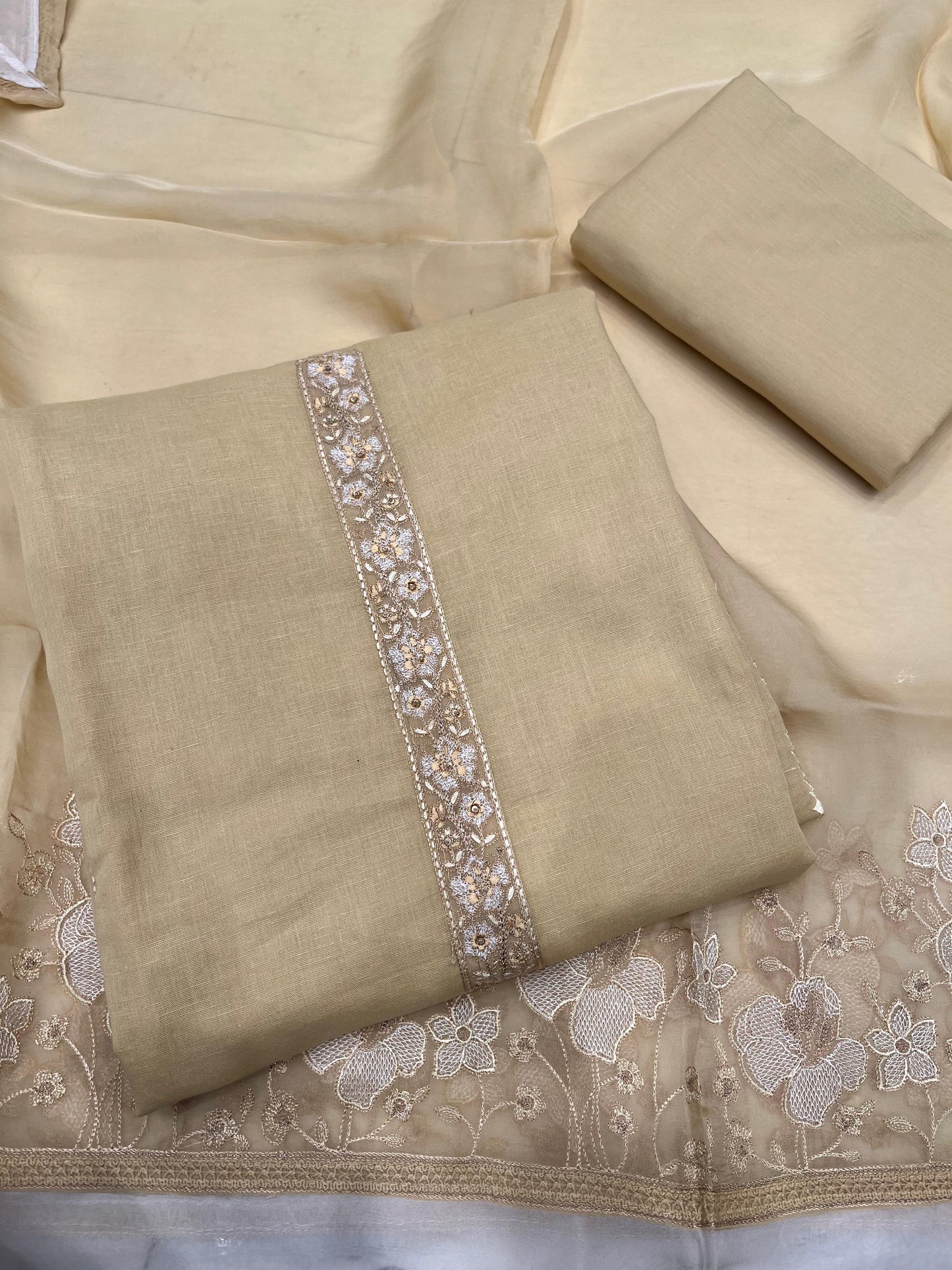 Elegance with our unstitched muslin cotton suit