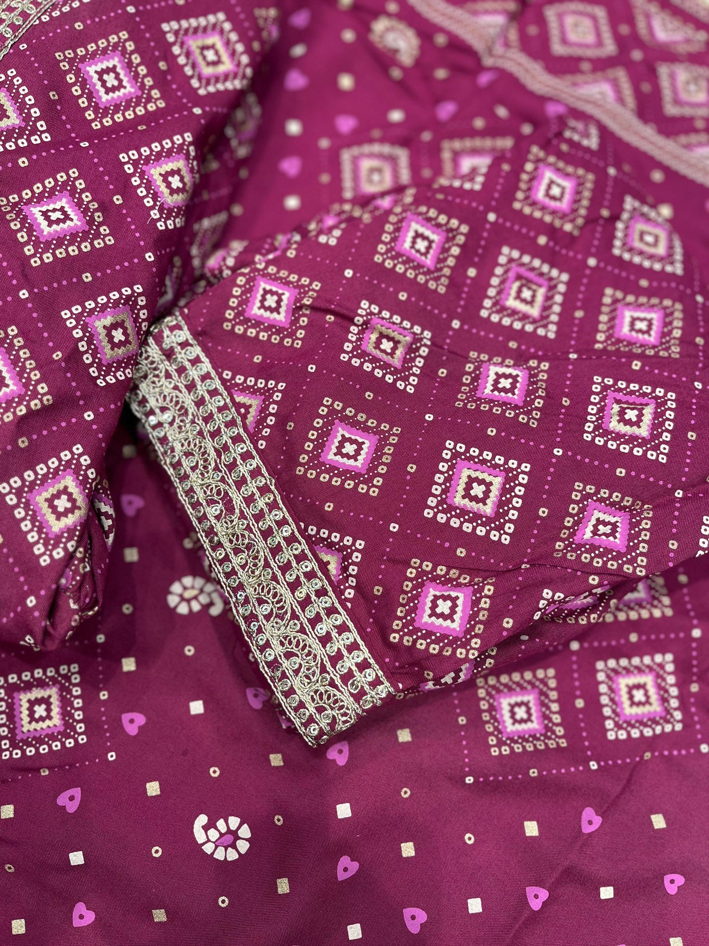 Pure cotton Bandhej design with intricate lace work