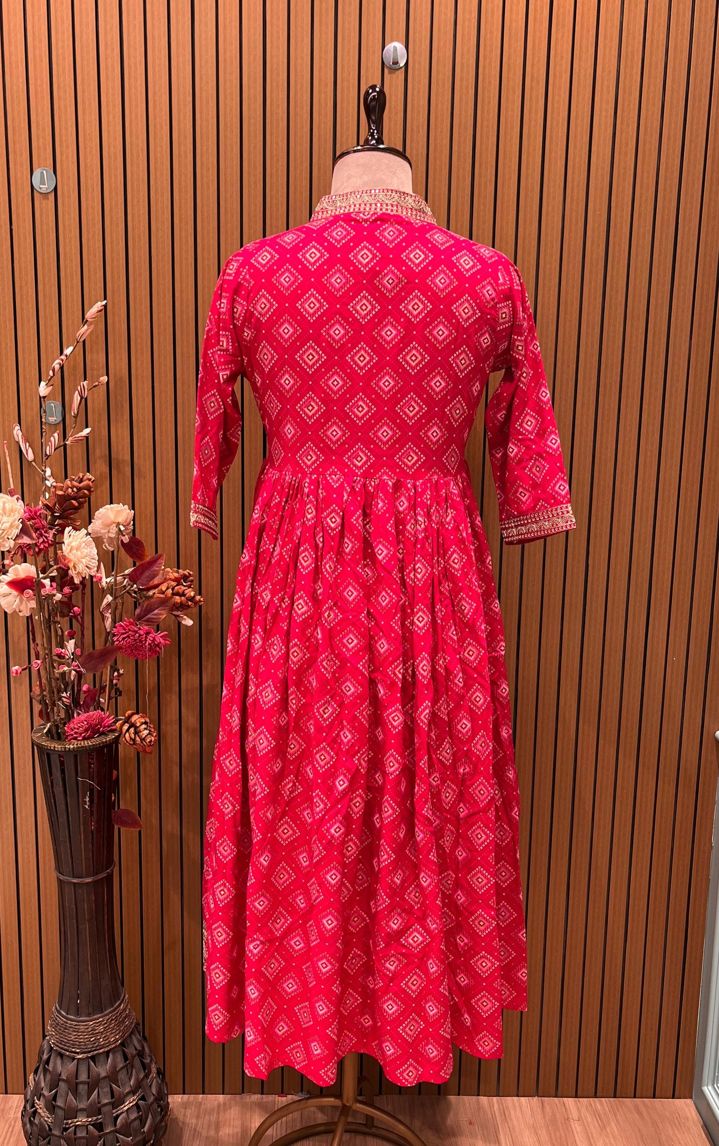 Pure cotton Bandhej design with intricate lace work