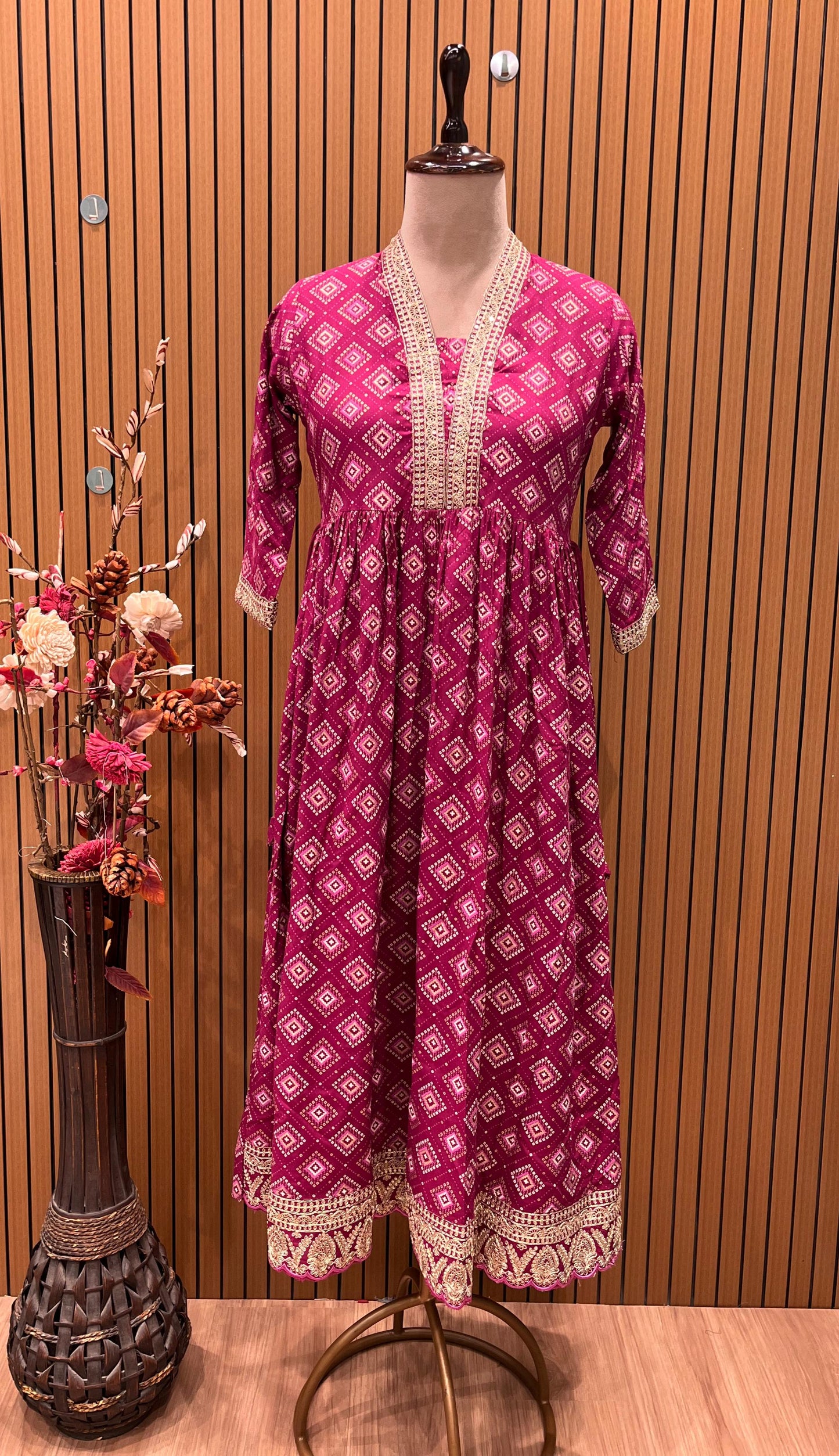 Pure cotton Bandhej design with intricate lace work