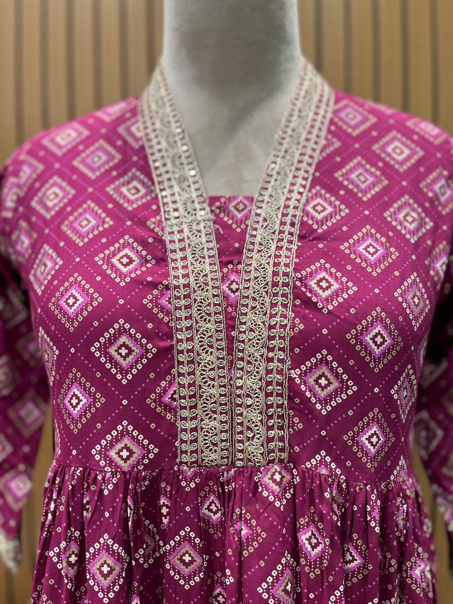 Pure cotton Bandhej design with intricate lace work