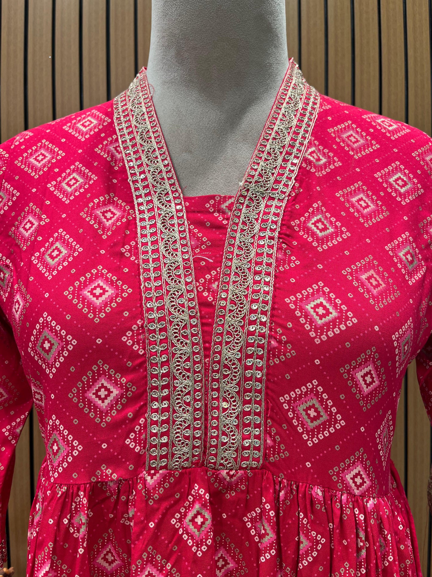 Pure cotton Bandhej design with intricate lace work