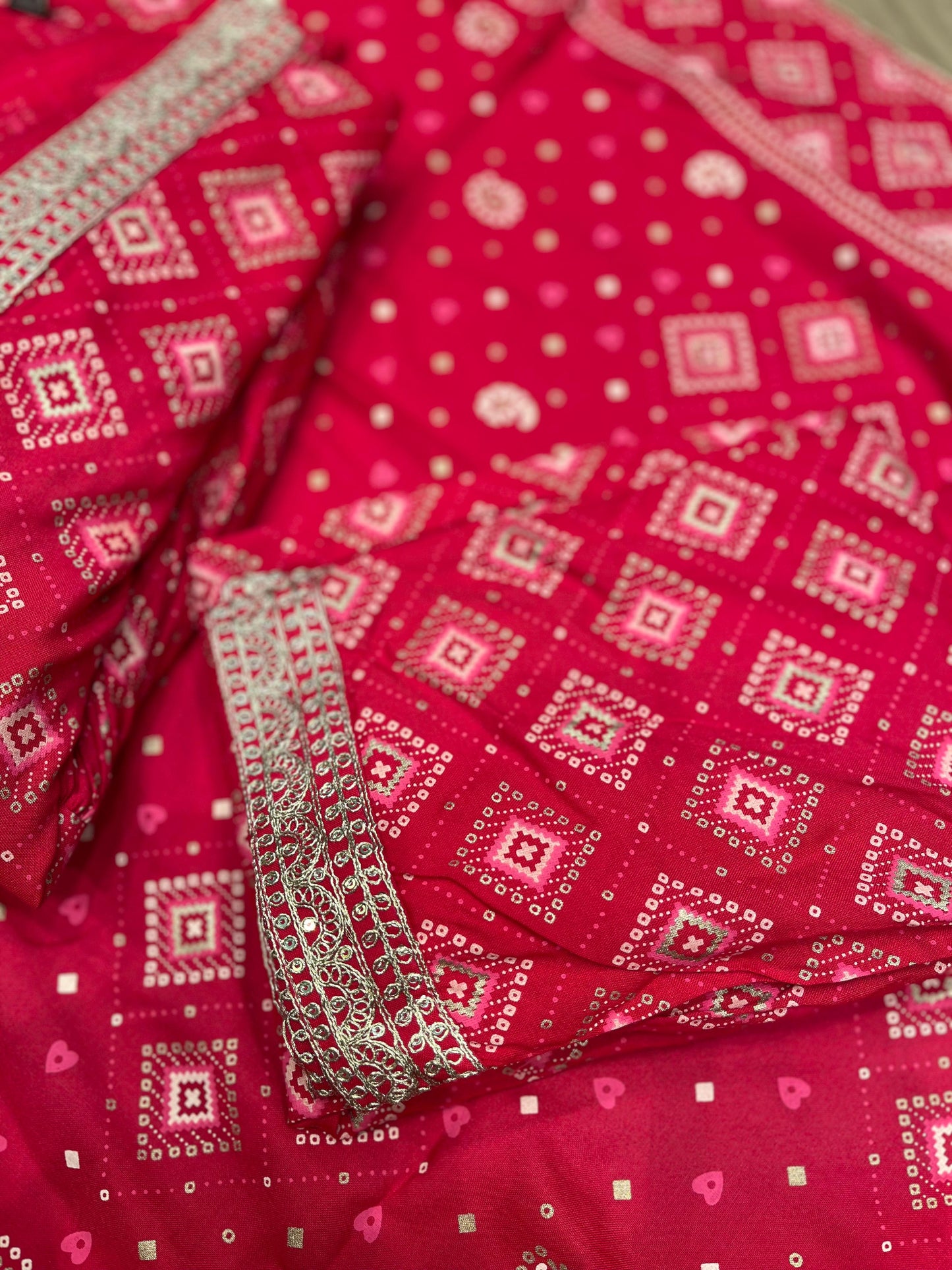 Pure cotton Bandhej design with intricate lace work