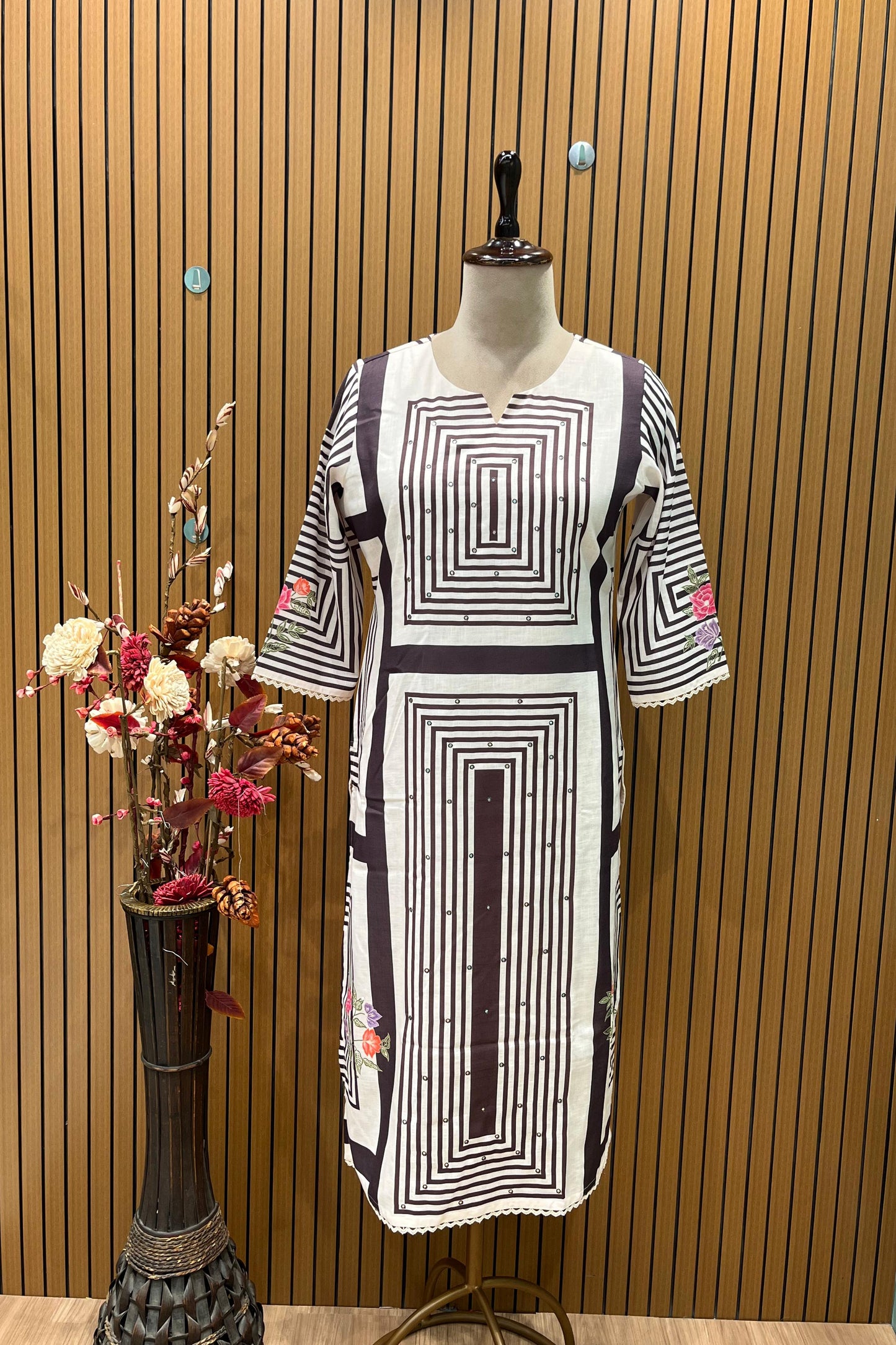 Elegant pure cotton kurti set featuring intricate mirror work