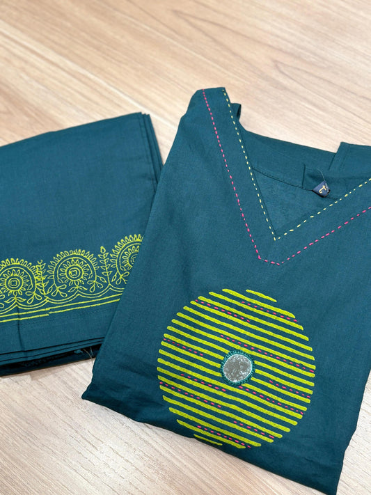 Trendy and elegant kurti pent featuring intricate thread embroidery