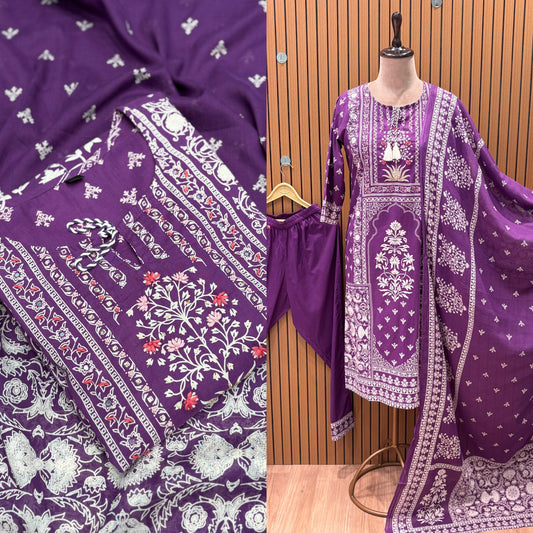 Step into elegance with this cotton kurti set