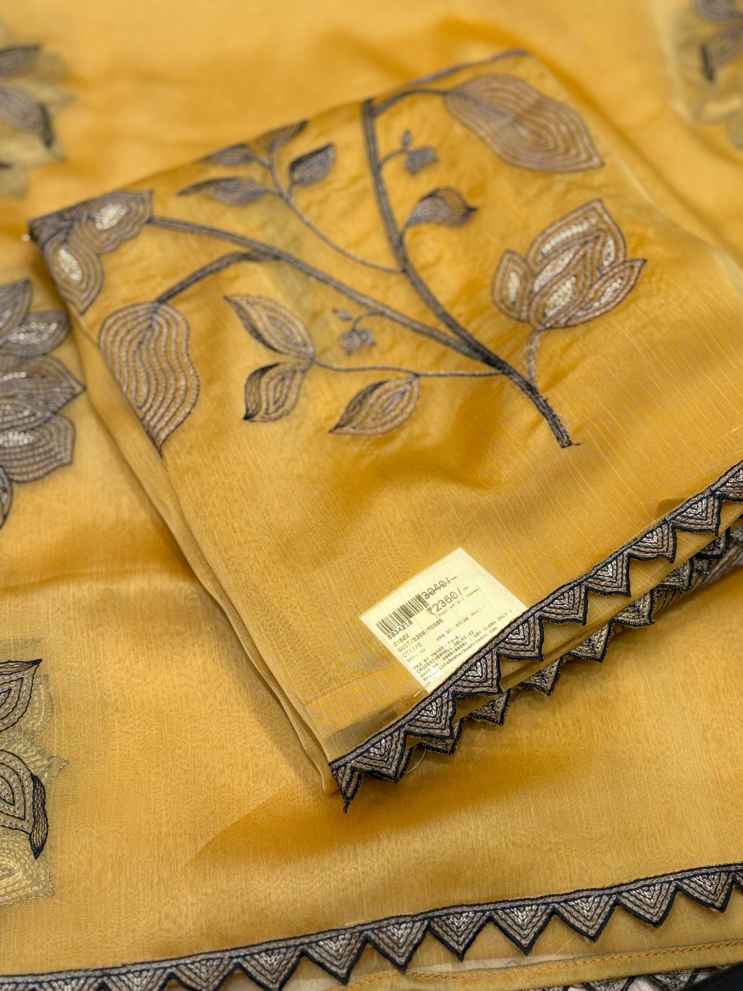 Elevate your ethnic charm with our stunning unstitched suit