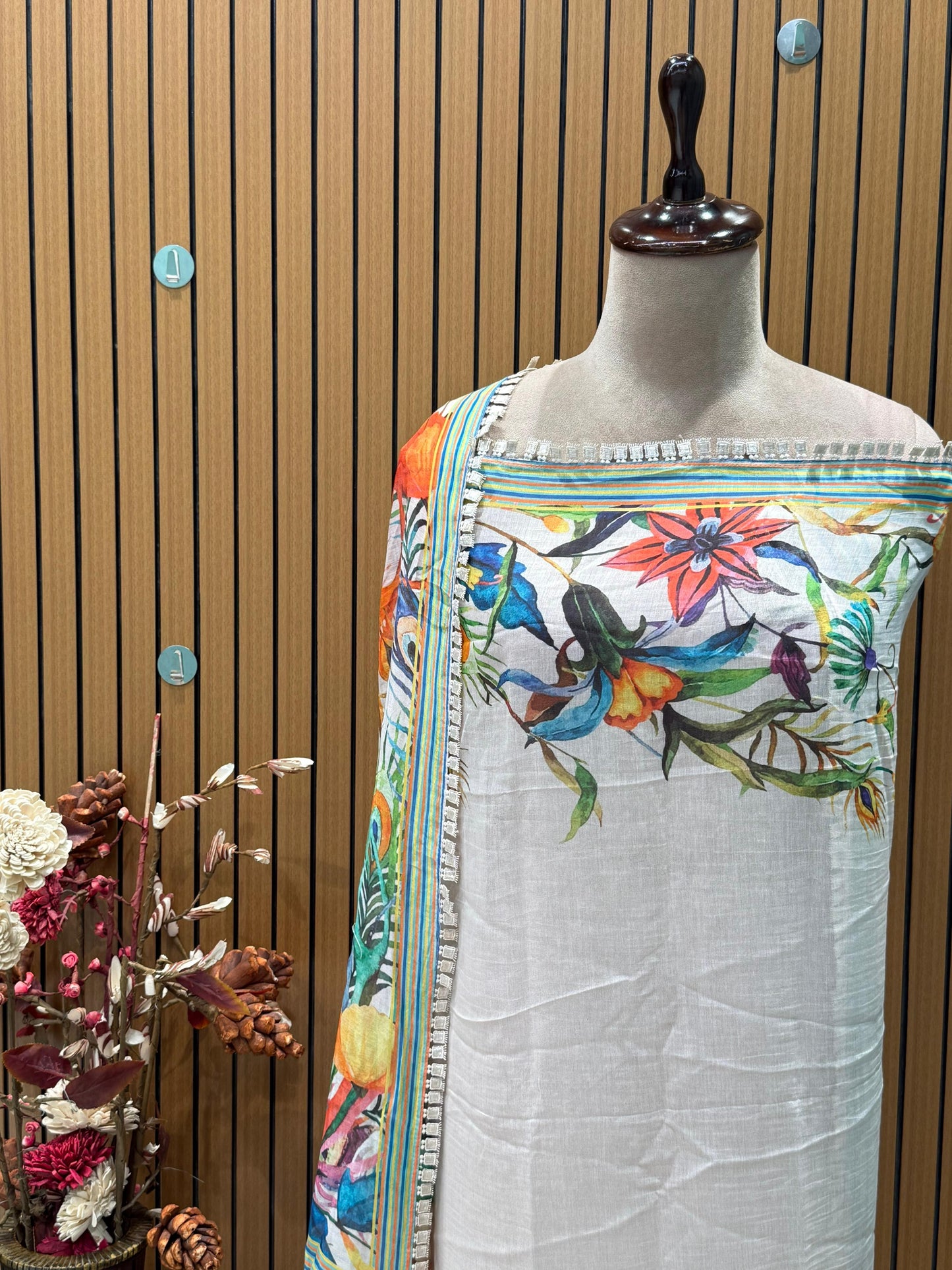 Experience timeless grace with our unstitched mul cotton suit set,