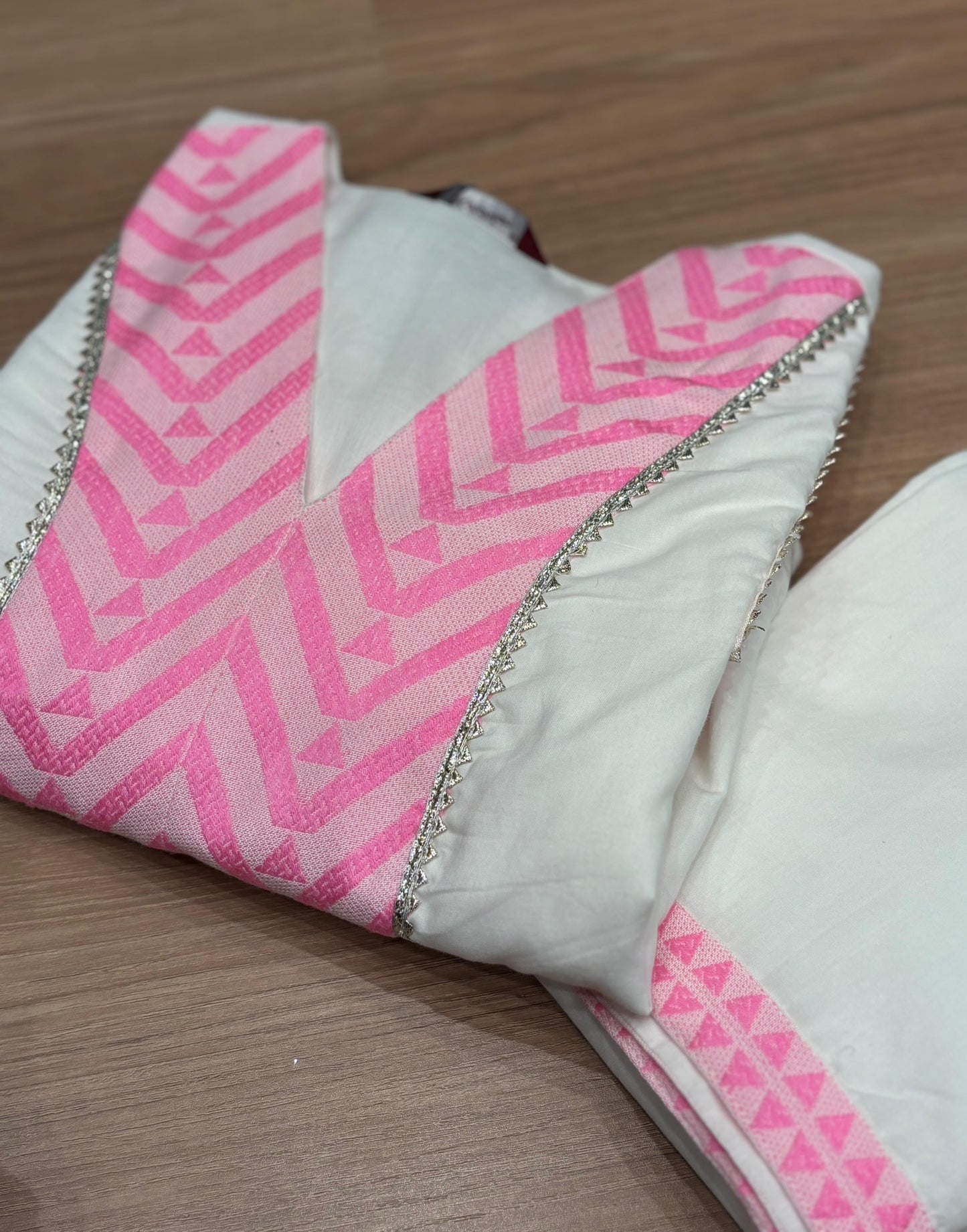 Elevate your summer style with this elegant white cotton cord-set