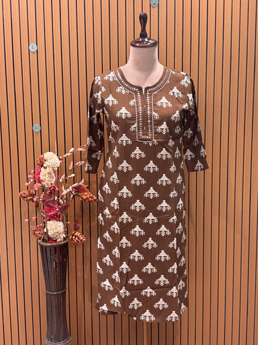 Brighten your wardrobe with this vibrant cotton suit set