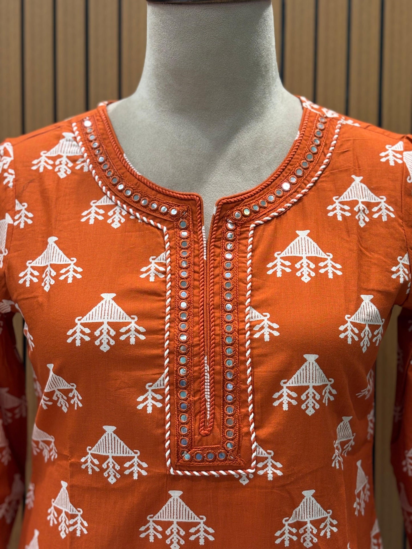Brighten your wardrobe with this vibrant cotton suit set
