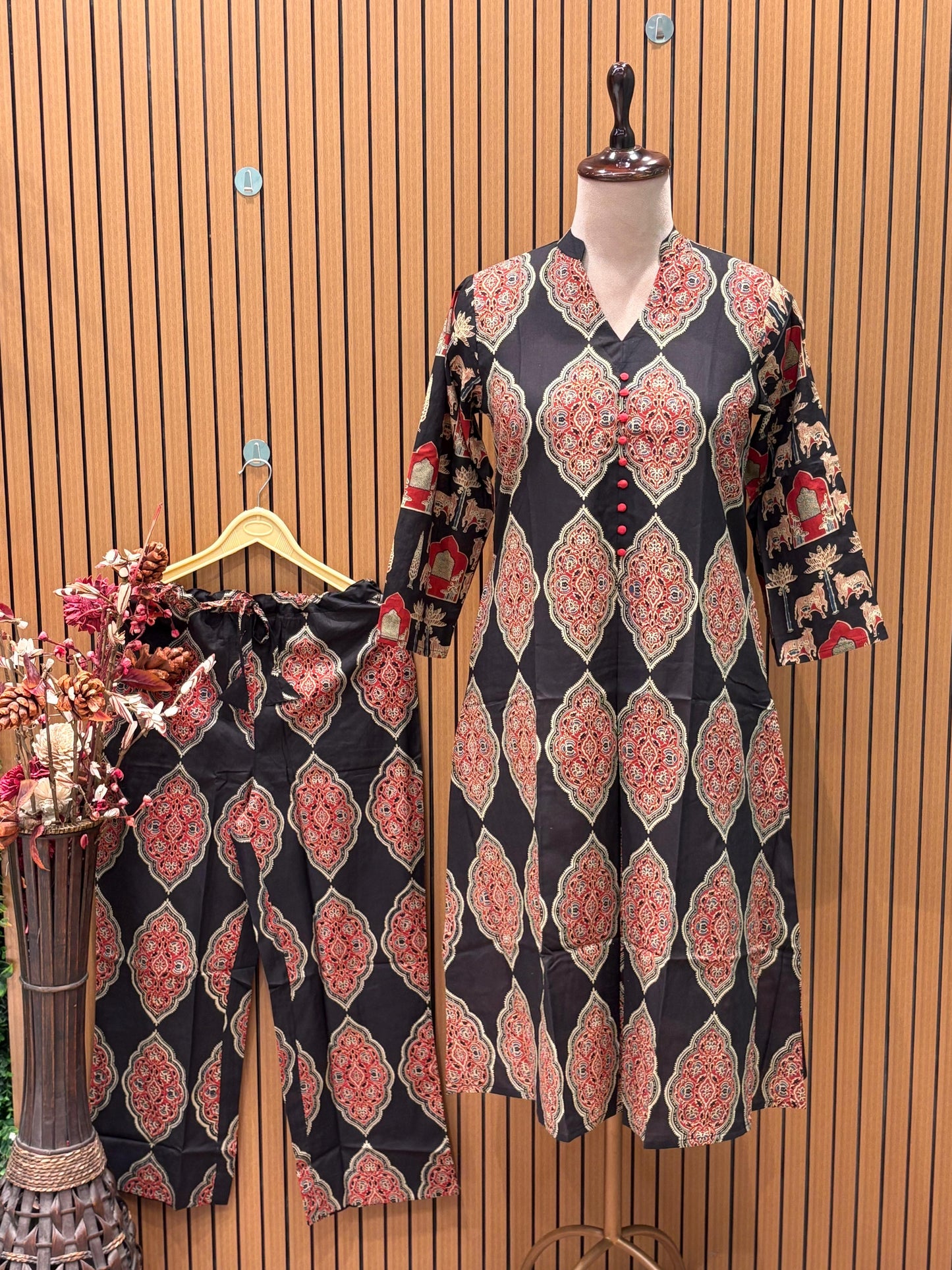 Make a bold statement with this printed cotton kurti