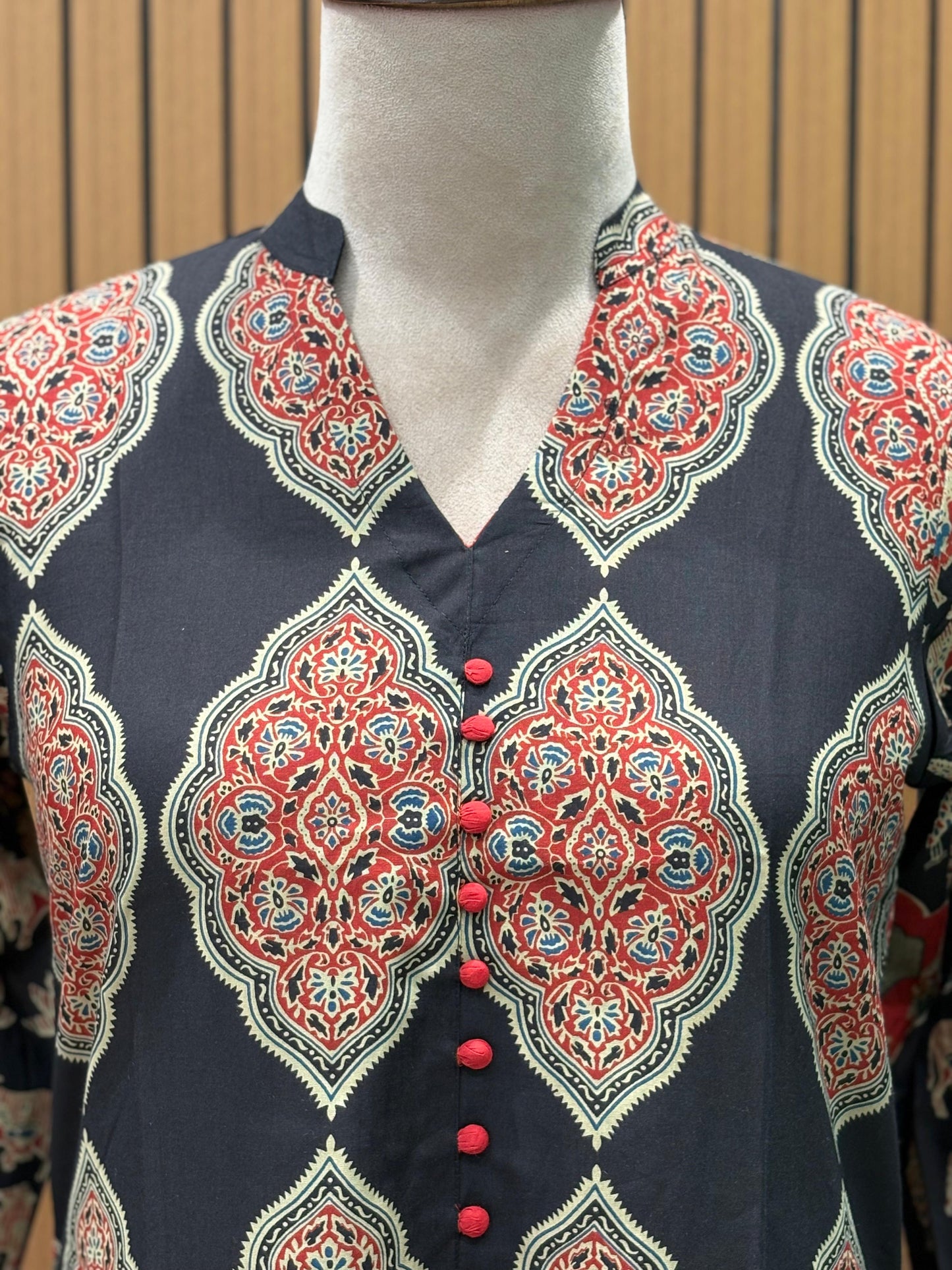 Make a bold statement with this printed cotton kurti