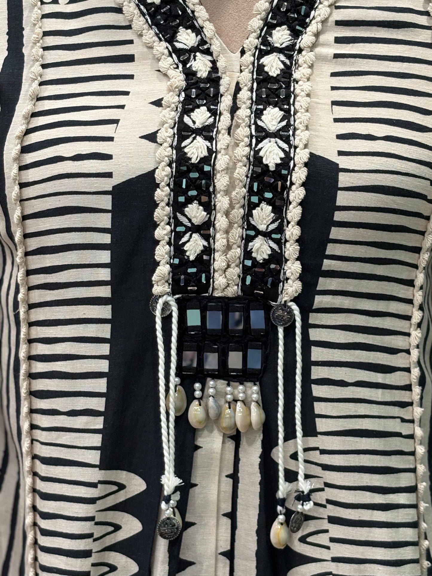 Step into elegance with this black & white printed cord-set