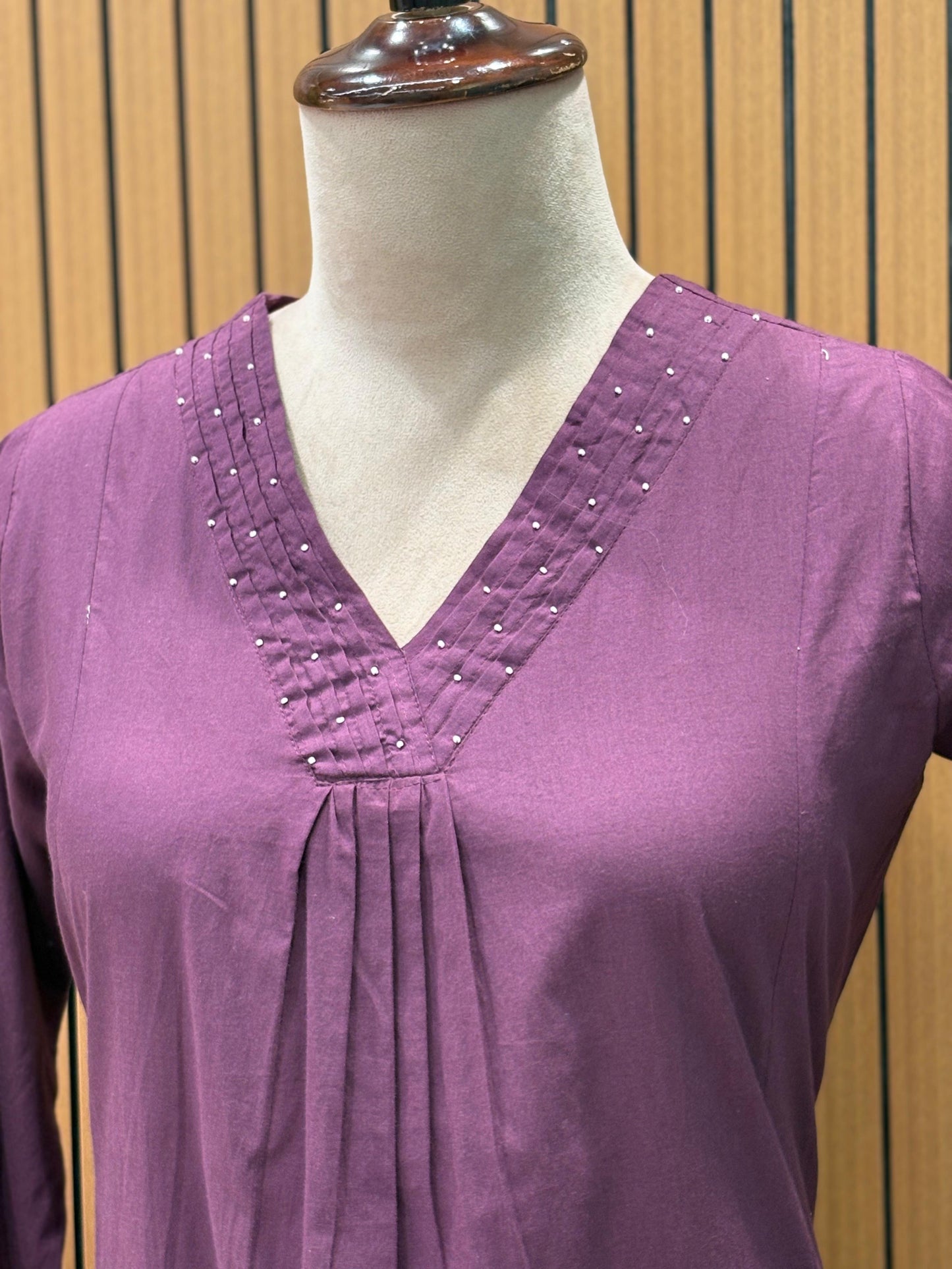 Grace meets simplicity in this wine-hued cotton suit set