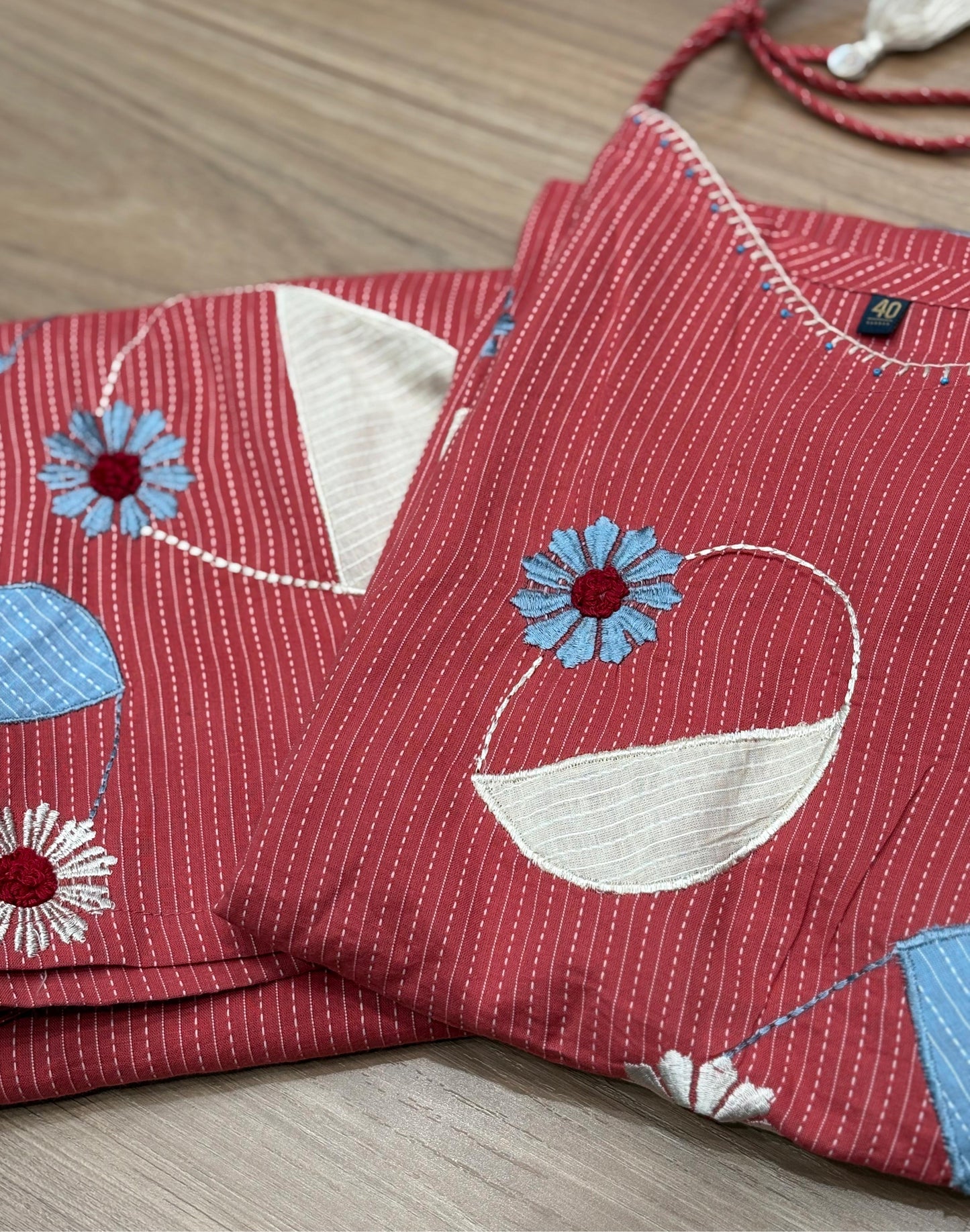 Add charm to your summer wardrobe with our lining cotton kurti-pant set