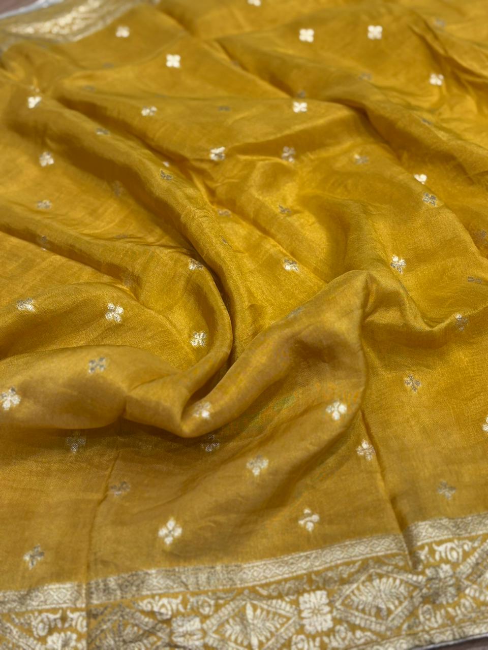 Experience sheer elegance with this exquisite unstitched suit set