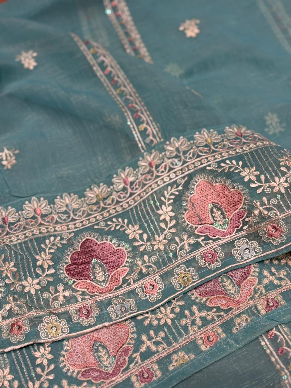Presenting an elegant unstitched suit
