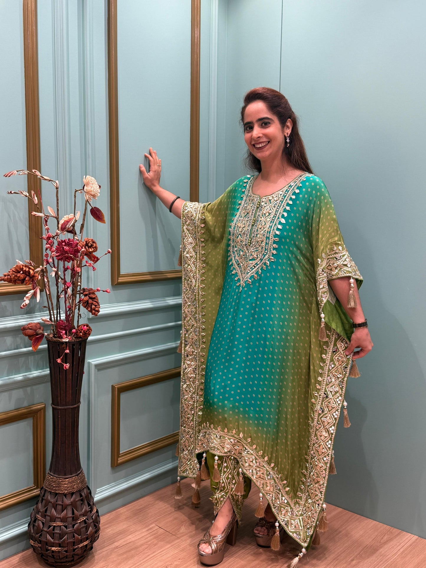 Redefine festive elegance with our stunning kaftan set crafted in luxurious crape fabric