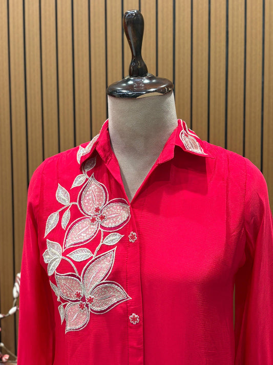 Graceful Chinon fabric kurti with collared neckline