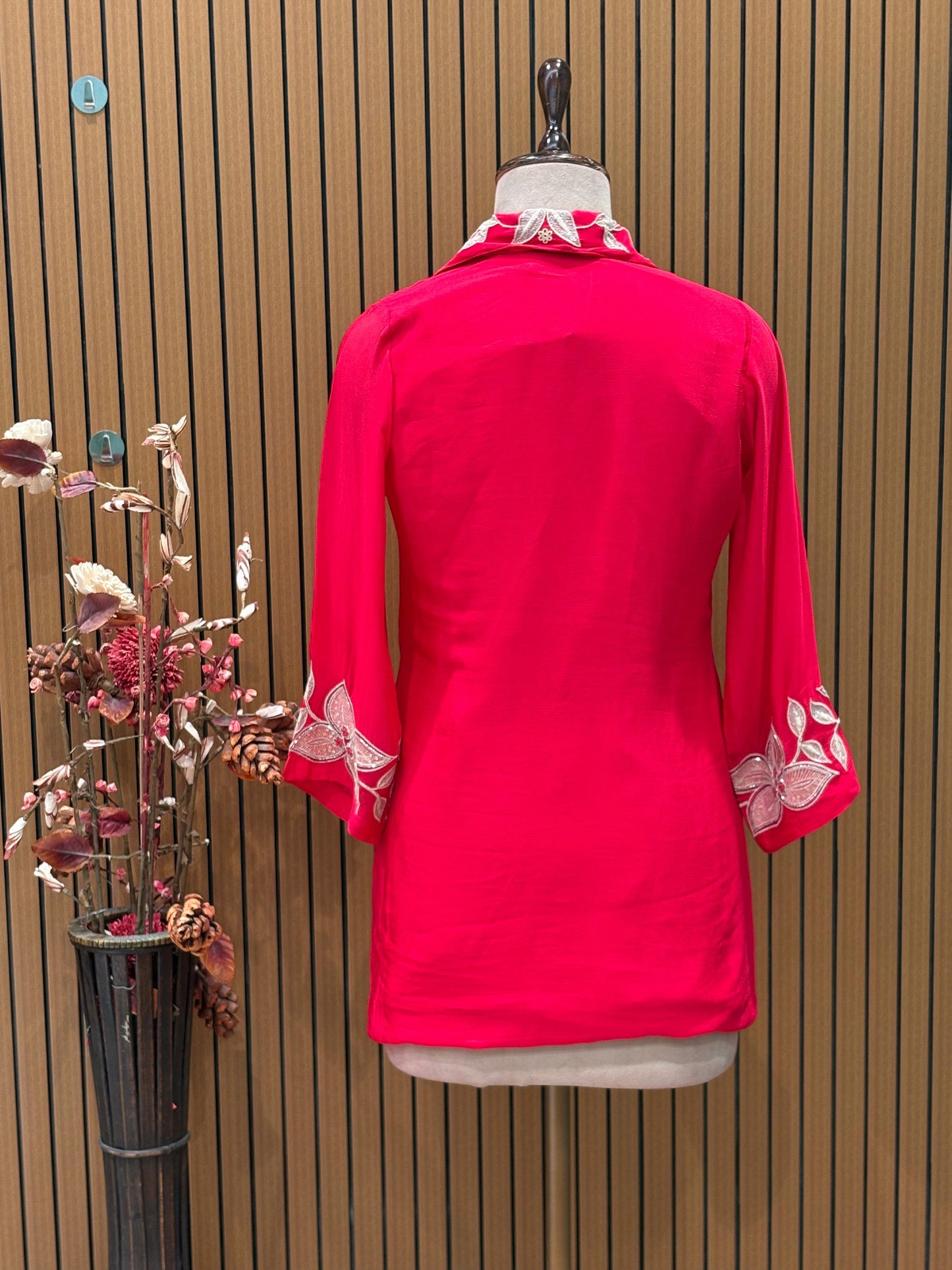 Graceful Chinon fabric kurti with collared neckline