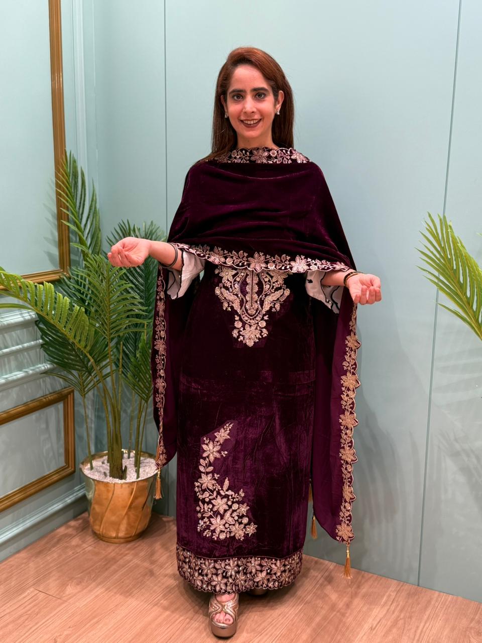 Presenting our luxurious unstitched velvet suit