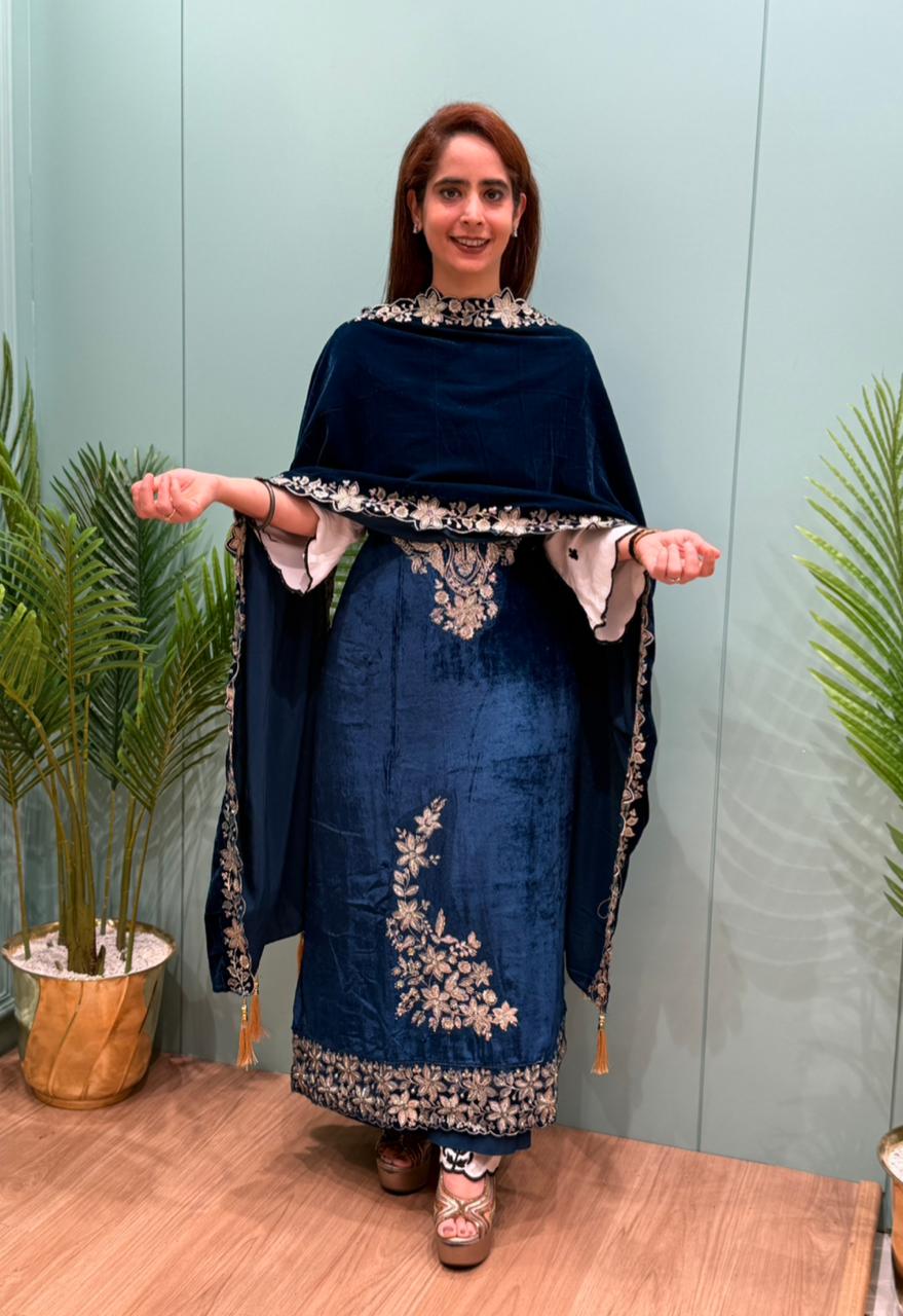 Presenting our luxurious unstitched velvet suit