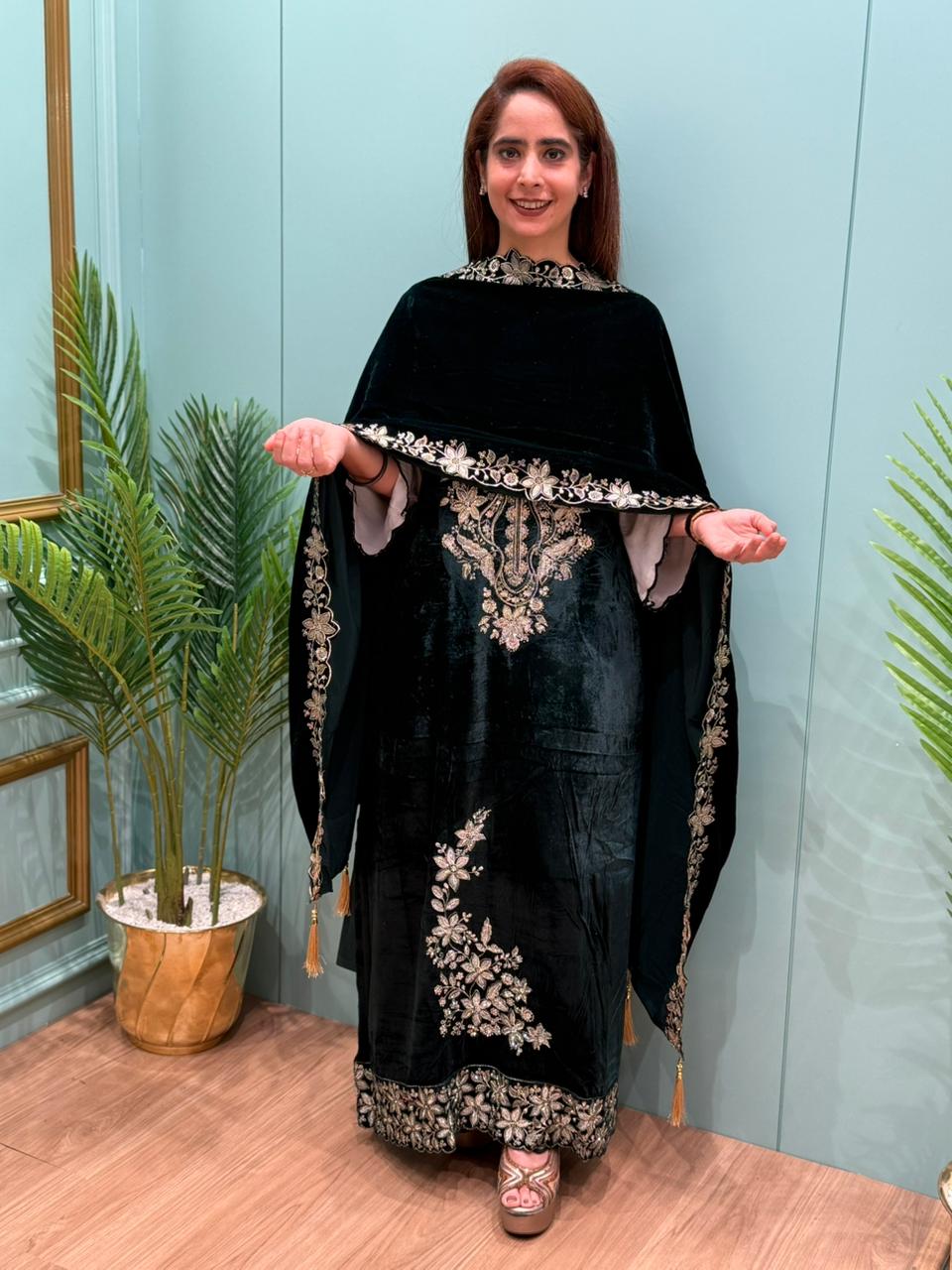 Presenting our luxurious unstitched velvet suit