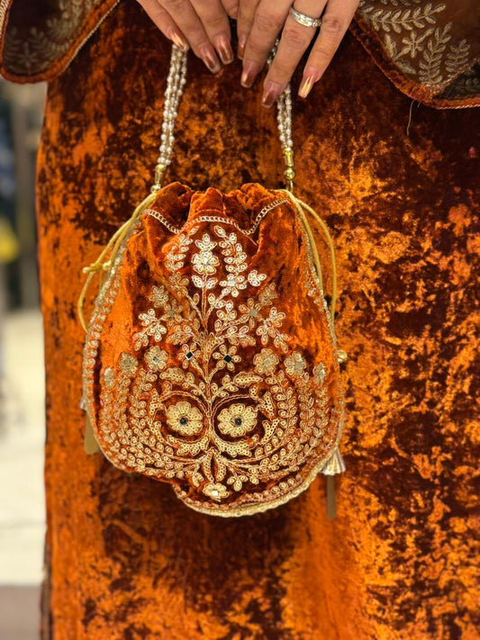 Heavy neckline & sleeves embroidery gives a rich Kashmiri royal look