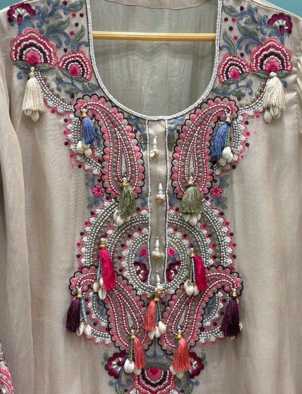 Exquisite kurta set is a perfect blend of elegance