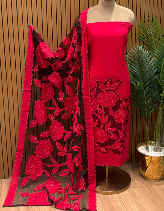 Unstitched suit set is crafted in rich Maheshwari cotton fabric