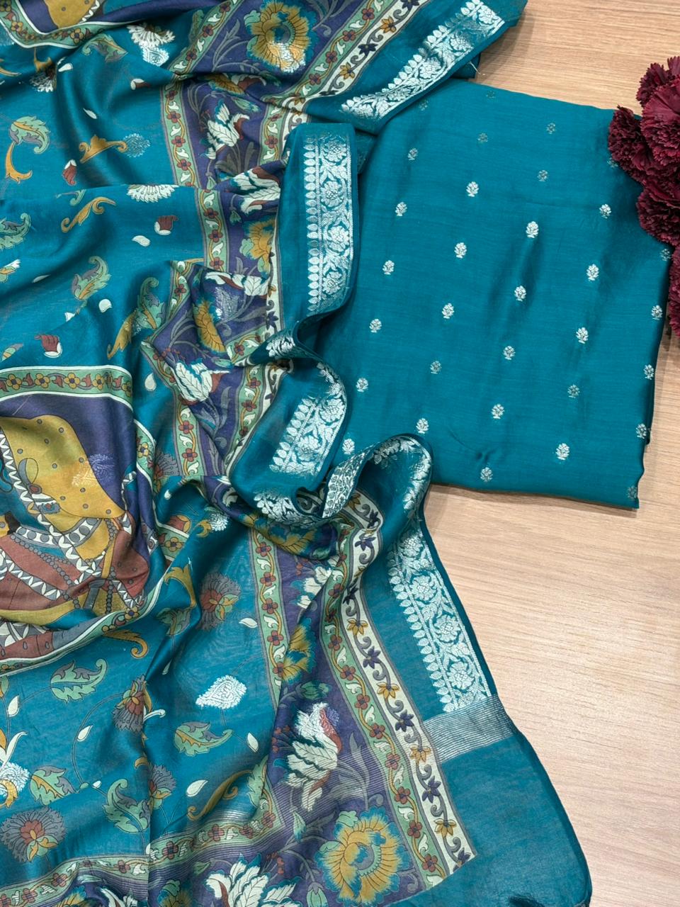 Elegant unstitched fabric suit is crafted with a premium Maheshwari fabric