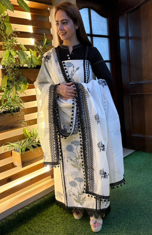 Crafted in soft breathable cotton fabric