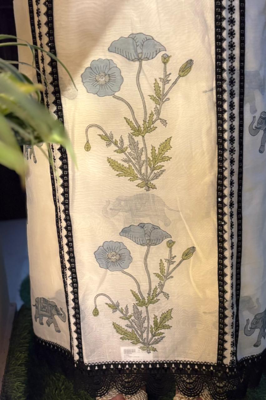 Crafted in soft breathable cotton fabric