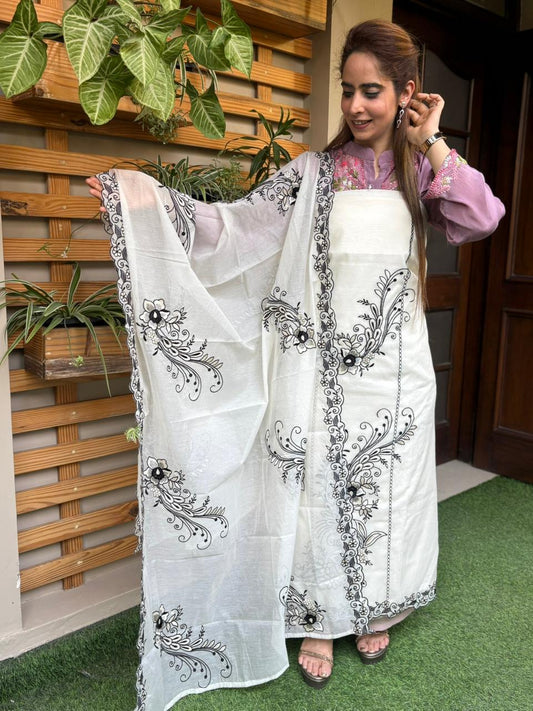 Elegant unstitched suit crafted in soft mul cotton fabric